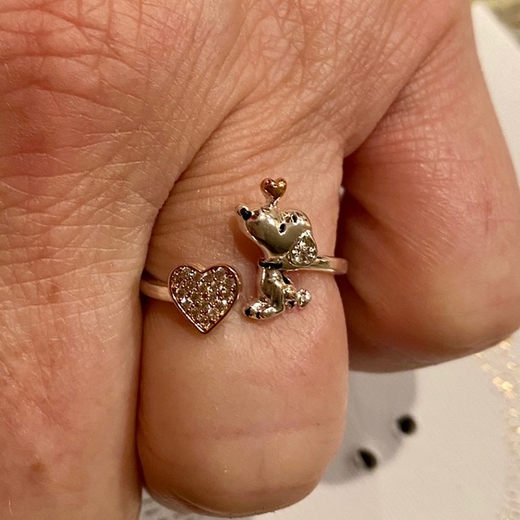 Peanuts Jewelry Peanuts Snoopy And Pave Crystal Heart Bypass Ring